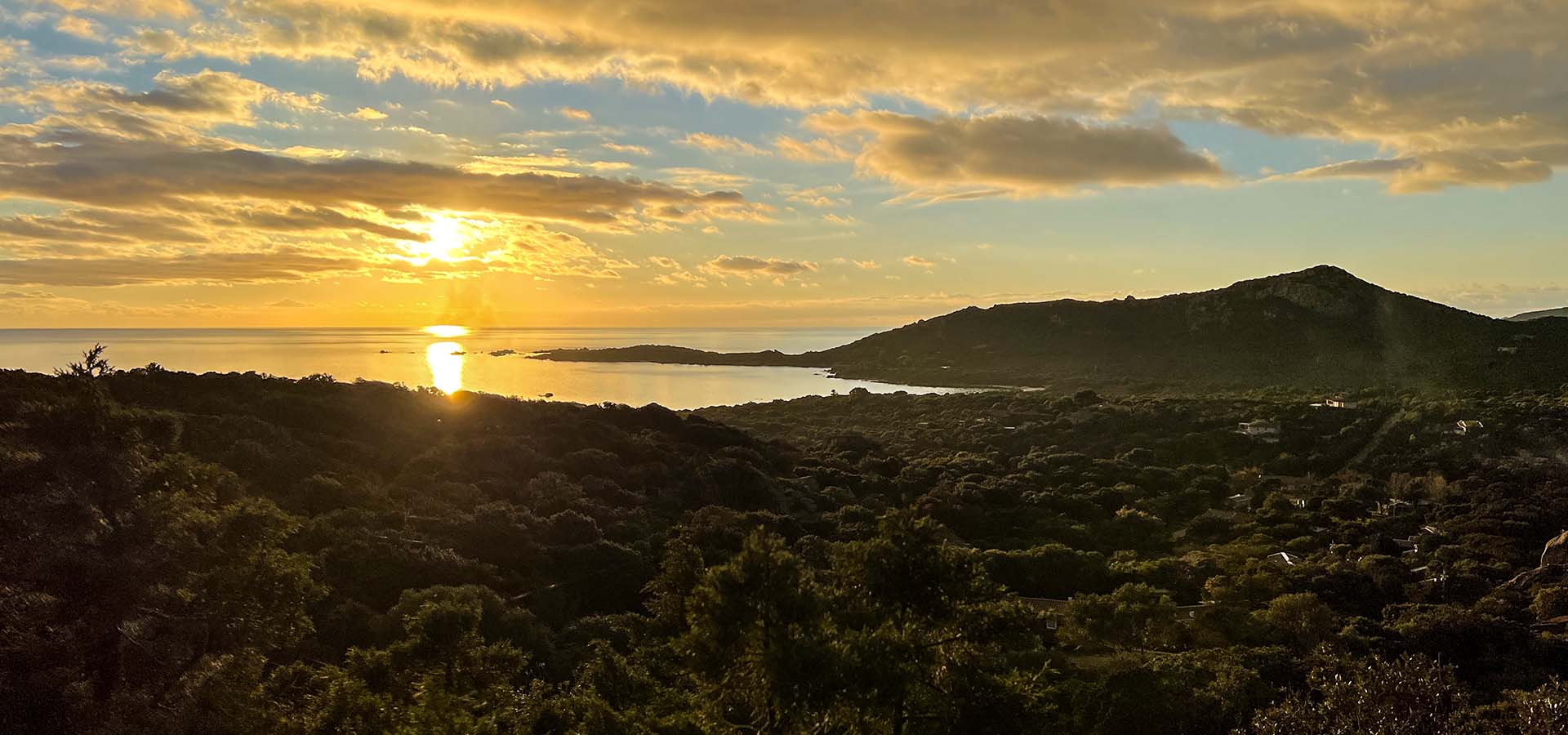 Camping Kevano divers vue ensemble coucher de soleil