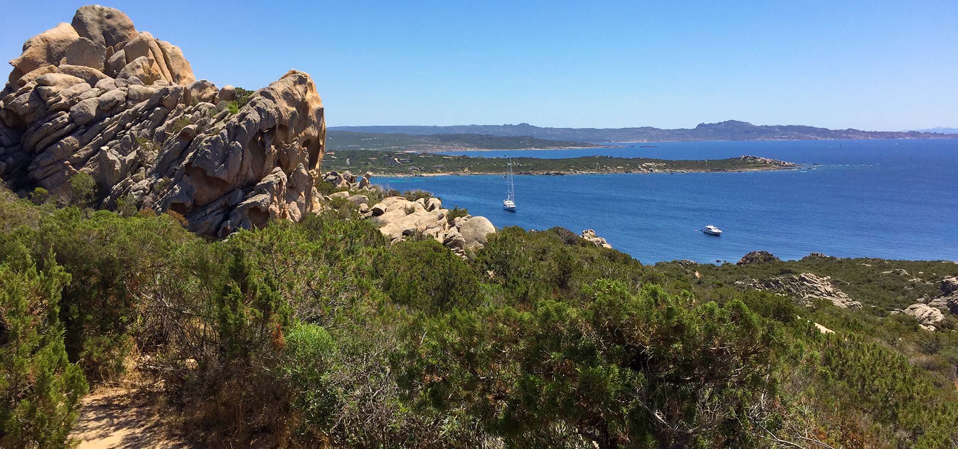 Camping Kevano alentours sentier des Bruzzi cotes bateaux