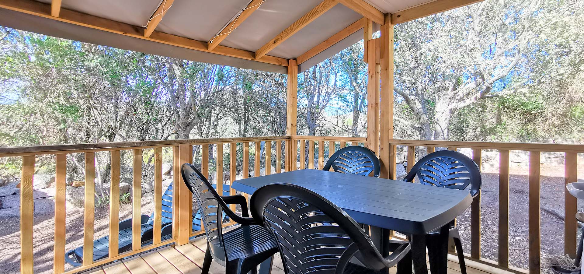 Camping kevano bungalow Bruyere terrasse