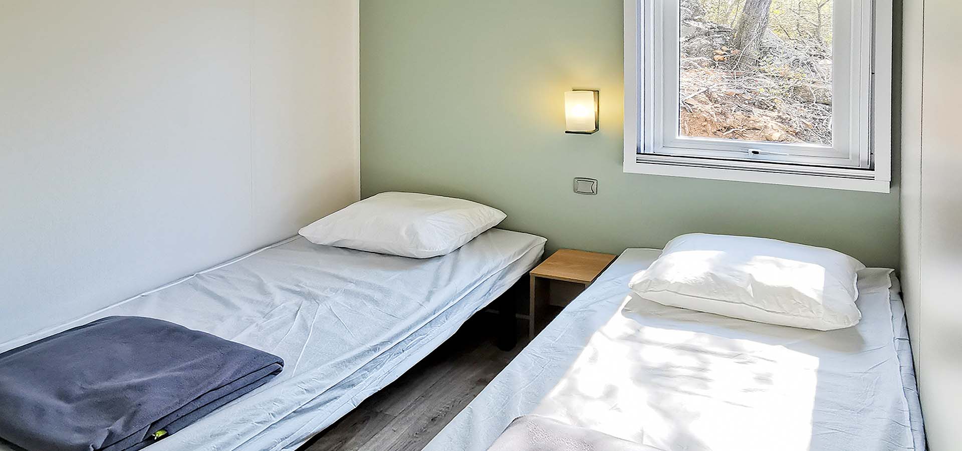 Camping kevano bungalow bruzzi chambre enfant