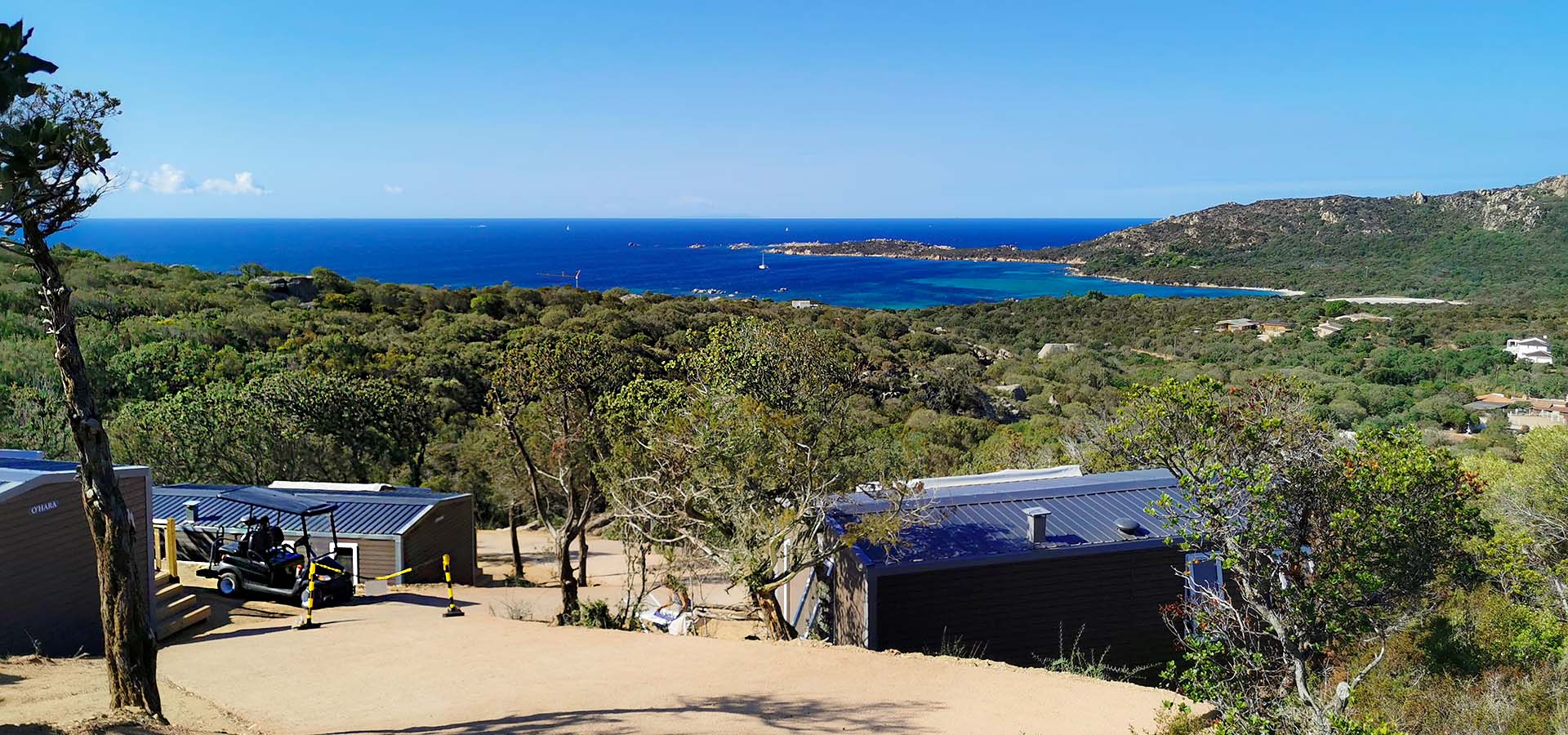 Camping kevano bungalow bruzzi vue ensemble