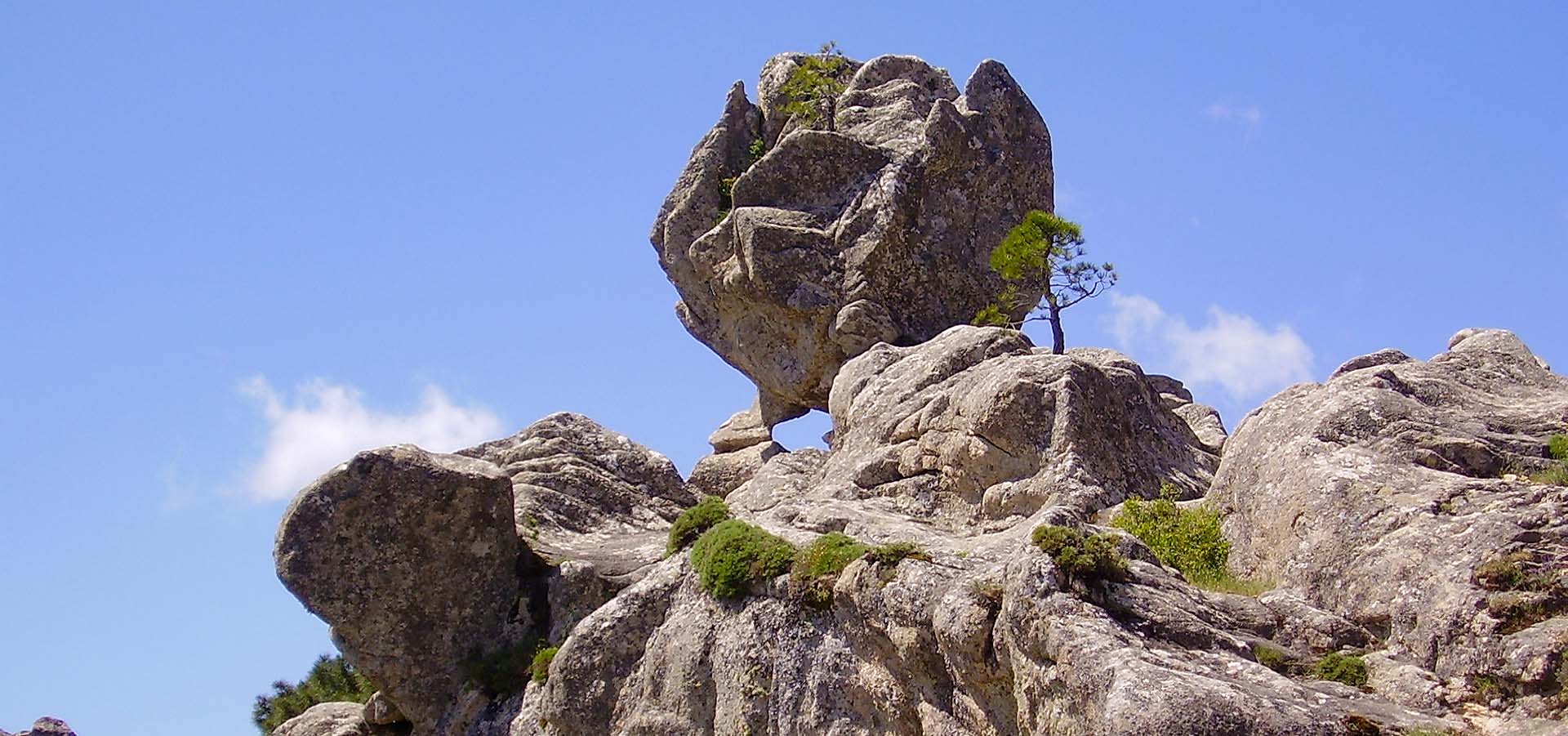 Camping Kevano balades Piscia di Ghjaddu rocher sentinelle