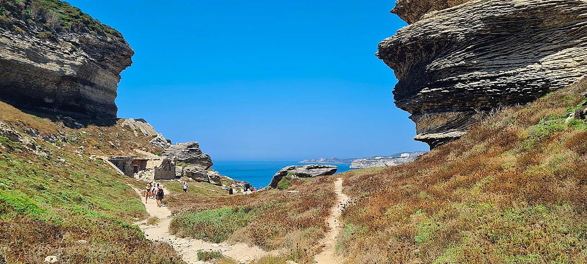 Camping Kevano balades Romanilu chemin plage trois pointes