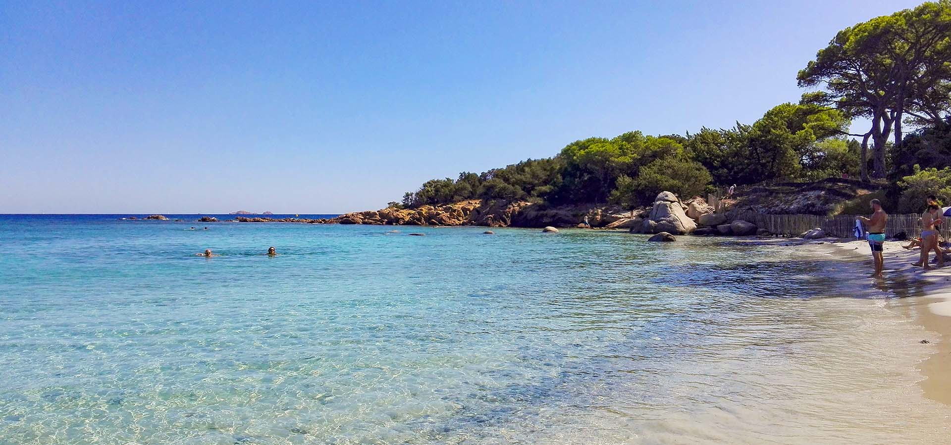 Camping porto vecchio alentours plage palombaggia baigneurs