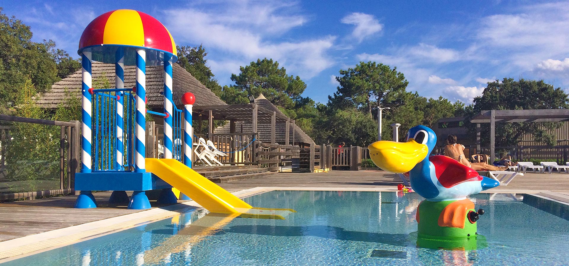 Camping san damiano piscine bassin enfant pataugeoire mini tobogan pelican
